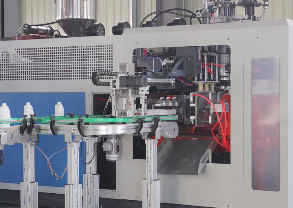 Comprehensive Features of a Full-Electric Extrusion Blow Molding Machine