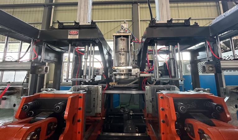 Globally Supplying High-Quality Electric Extrusion Blow Molding Machines